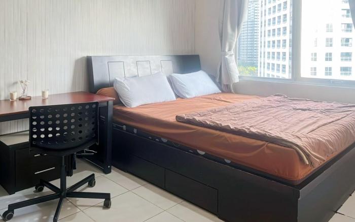 Cozy 2BR Sudirman Apt w/ Pool, Wi-Fi,  & Netflix