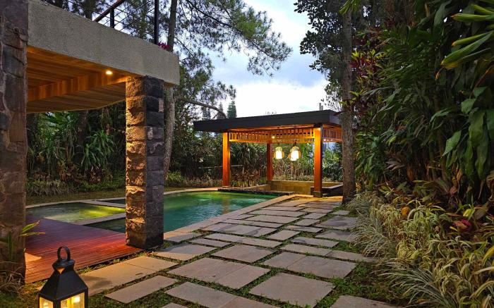 Villa 4-BR Klub Bunga No. 4 Batu Malang