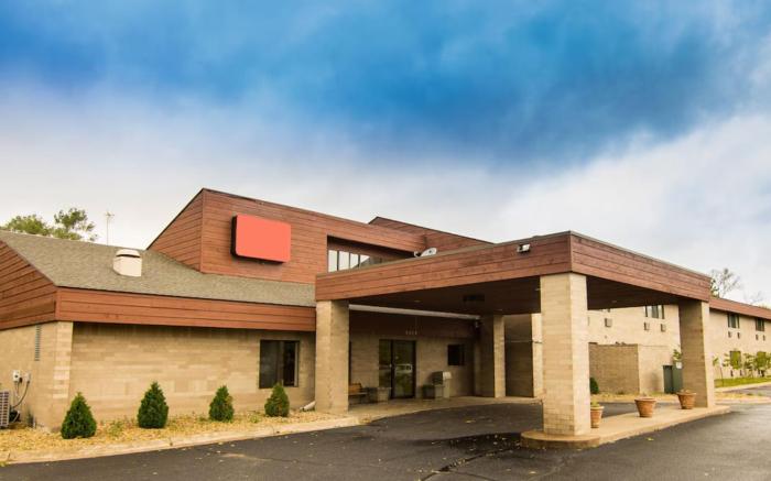 CORATEL INN & SUITES BY JASPER RIVERFALLS