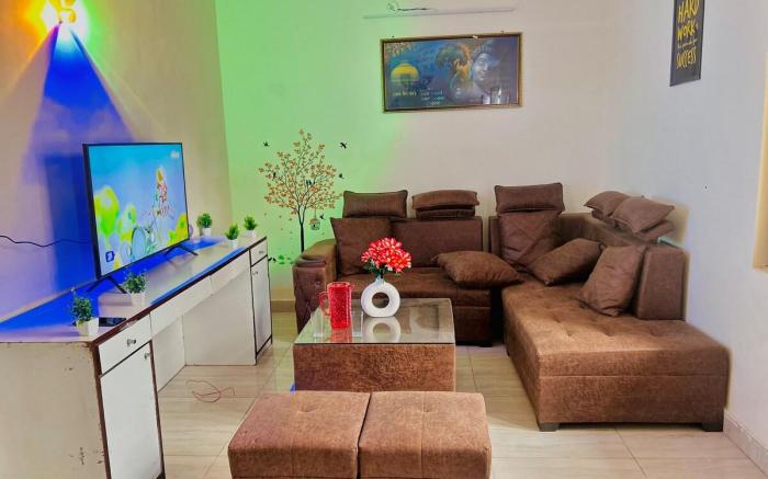 JVS Zone-2bhk Farmvilla with big lawn in 63A Noida