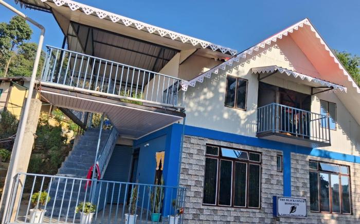 The Black Conch, Homestay 