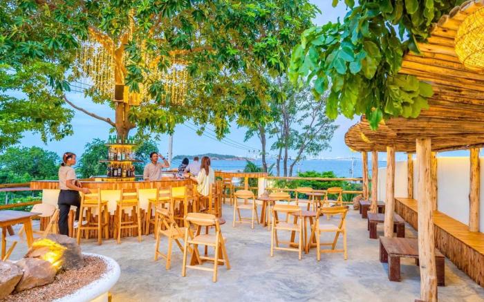 Kamari Cafe and Resort Kohlarn