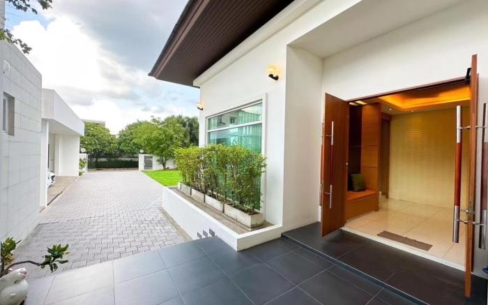 Pattaya shing village