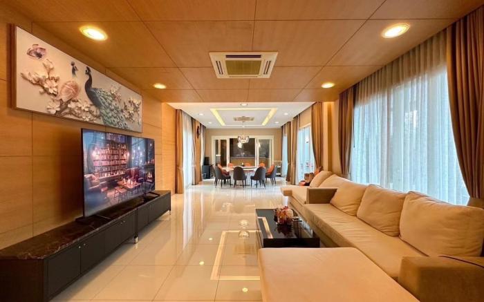 Pattaya shing village