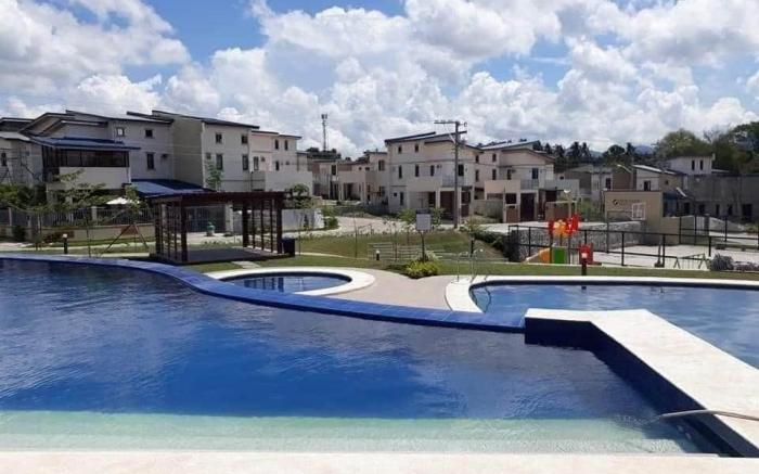 Fully interiored 2 bedroom Bali style w/parking