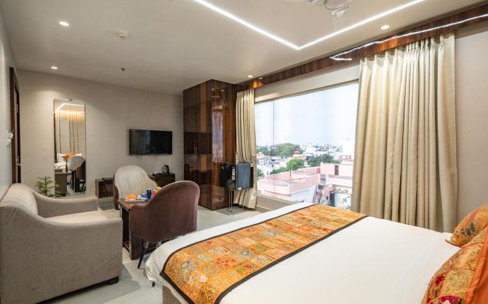 Tripli Hotels Evara Inn