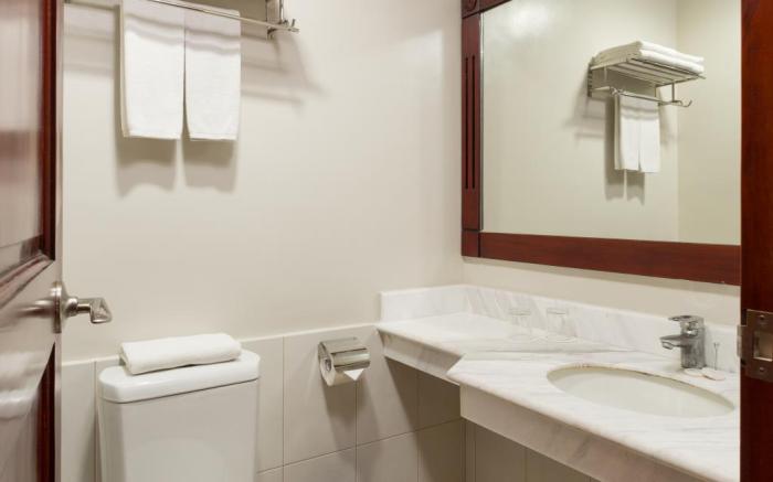 MJ Hotel and Suites