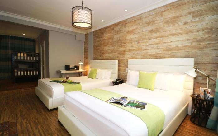 Chesterfield Hotel and Suites