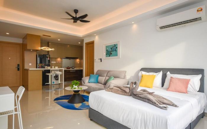 Ultimate Seaview! R&F Luxury Studio with Arcade Game!