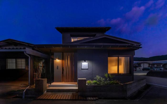 Vintage Design Villa with Garage【Limited to One Group per Day】