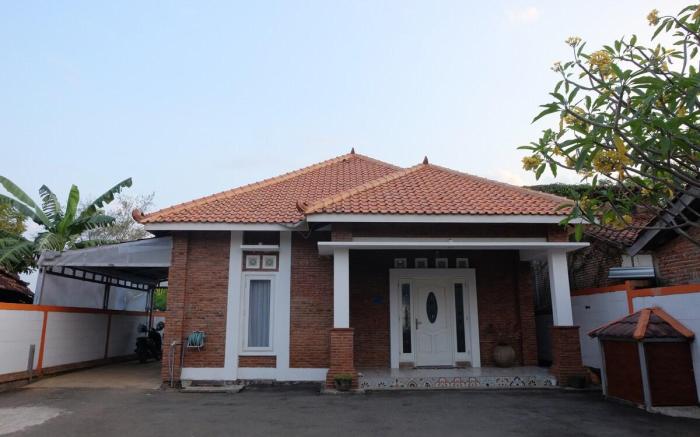 Shoreside Semat, Beachfront Villa