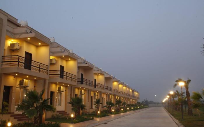 Vrindavan Dreams Hotel And Suites