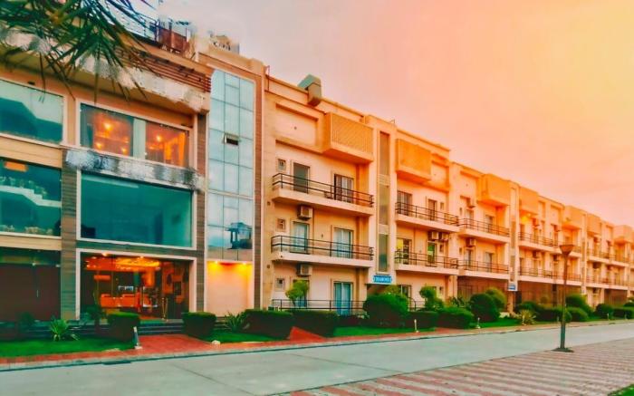 Vrindavan Dreams Hotel And Suites