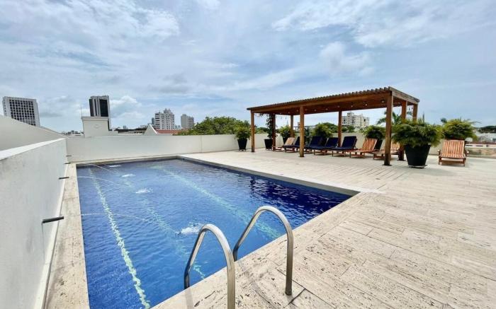 The Best Location & Comfort At Walled City!
