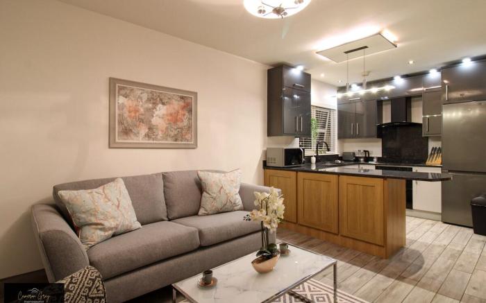 Belfast home with free parking, office, Wi-Fi