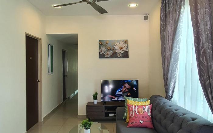1st Island Homestay @ Bayan Baru 