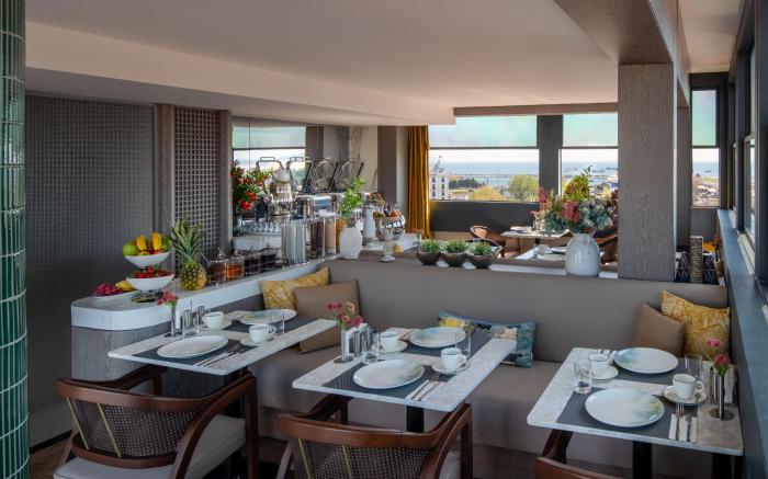 Lunet Old City Hotel