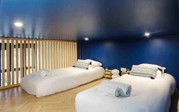 Designer apartment in Montmartre for up to 6 pers