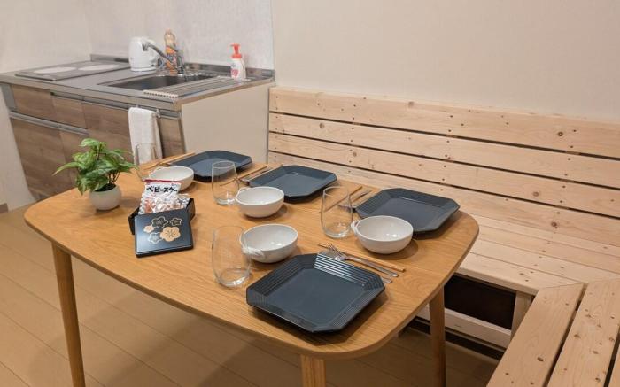 Garden Suite w/ Kitchen & Washer, Near KIX, 2 Beds