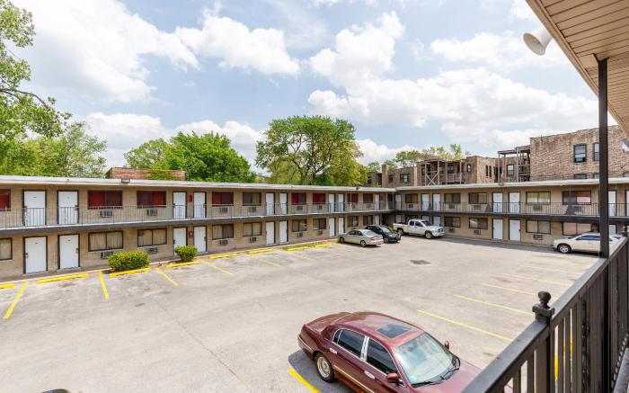 Best Motel By OYO Chicago I-90