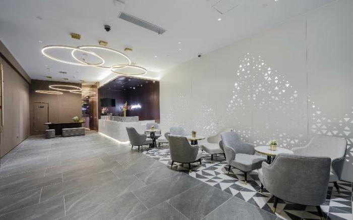 Home Inn Plus Shanghai Railway Staion Yanchang Road Metro Station