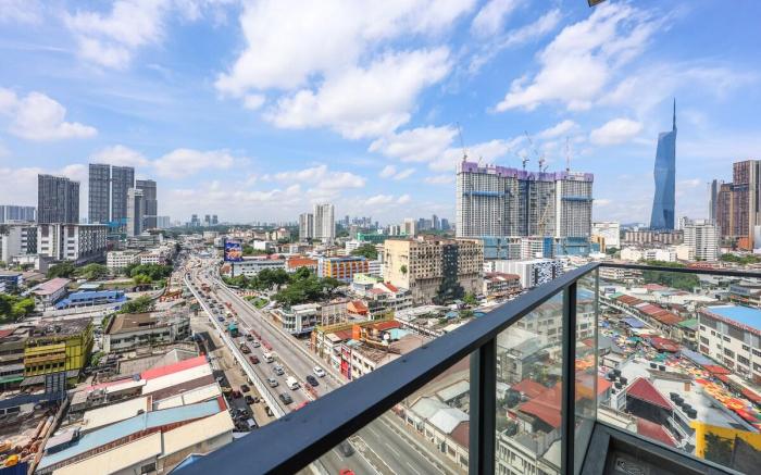 Continew TRX Corner 2-BR, 2 Balconies City Views