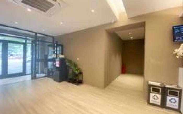 Home Inn Neo Xi'an Bell Tower Provincial Stadium Metro Station Airport Bus