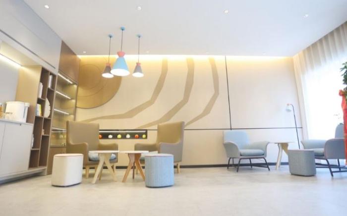 Home Inn Neo Qingdao Zhanqiao Railway Station East Square Metro Station