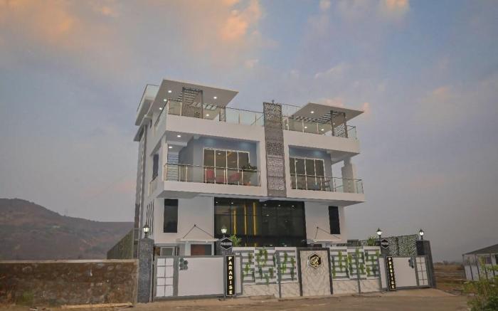 Luxury 6BHK(3+3BHK)Villa, 2 Pools & Mountain Views
