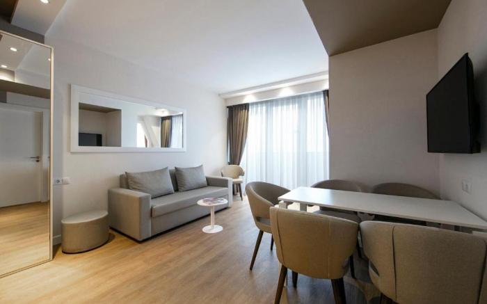Epica Luxury suit