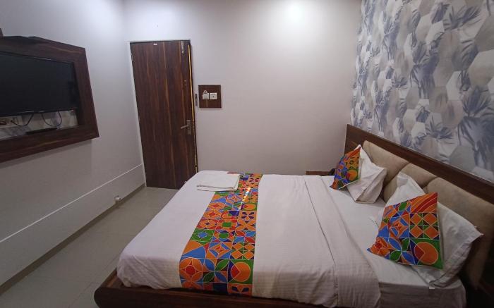 Hotel Adore Palace  - Near Mumbai Airport 