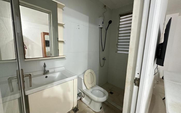 Mabolo 208 Family Room