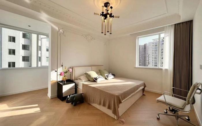 Bund View 3 Bedrooms 4 Beds Apartment