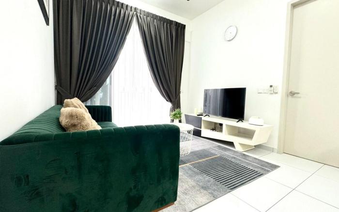 SkyTree Bukit Indah 2BR Wifi Netflix