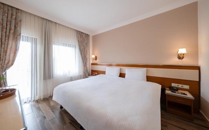 Iris Hotel & Spa