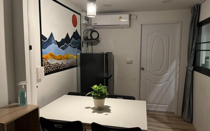 Independent Garden Courtyard, Two Bedrooms, Two Bathrooms, Accommodates 5 People