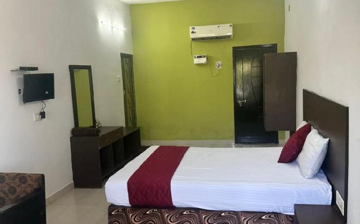 SMJ GRAND HOTEL & MAHAL