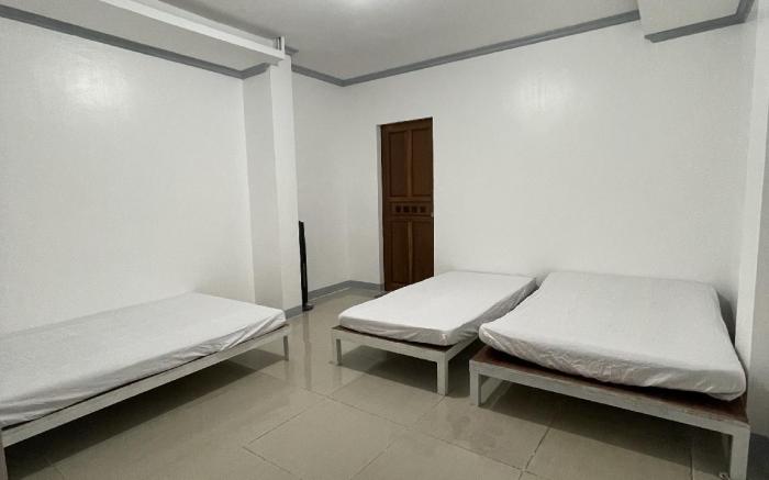 Shalimar Guest Room Family