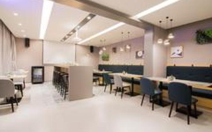 Home Inn Style Shanghai Hongqiao Hub Convention Center Qibao Metro Station