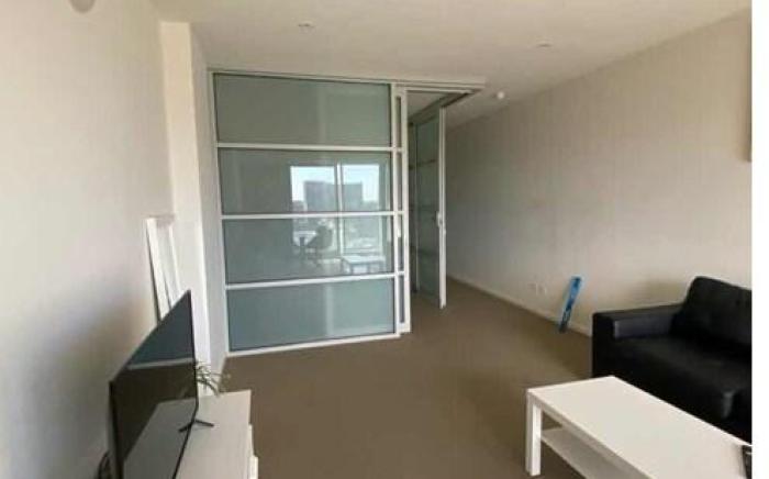 Modern One Bedroom Apartment - Morphett -City View