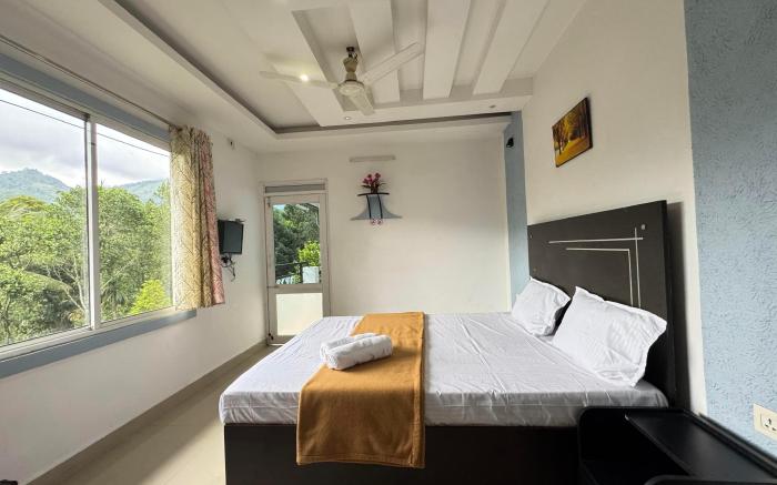 Cozy rooms with mountain view balcony