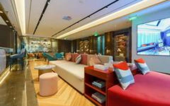 Home Inn Plus Hangzhou West Lake Hubin Ding'an Road Metro Station 