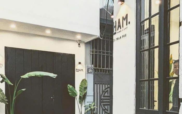 PHẠM. Homes