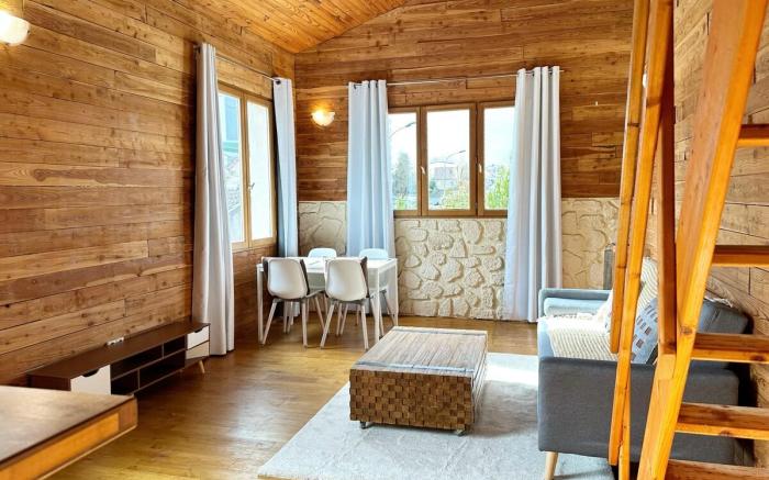 Duplex Chalet style /private yard 150m to RER