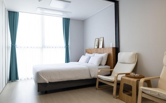 Grand Bleu Hotel & Residence