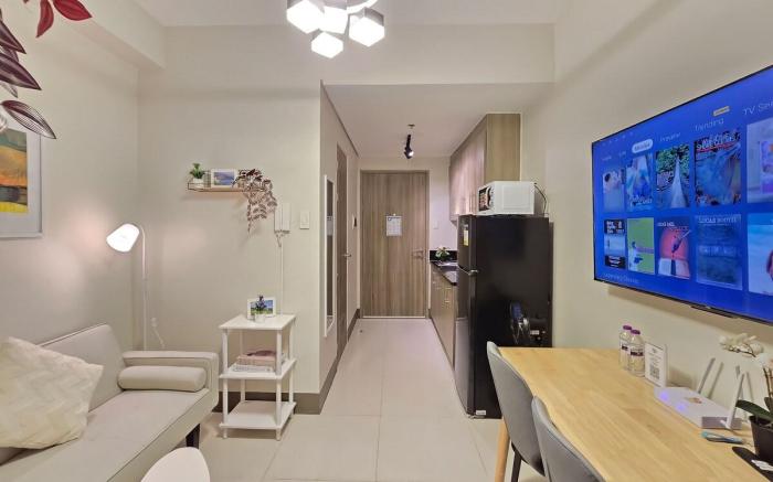 Condotel 1BR Unit w/ Balcony FAME Residences #FM62