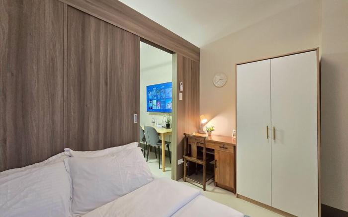 Condotel 1BR Unit w/ Balcony FAME Residences #FM62