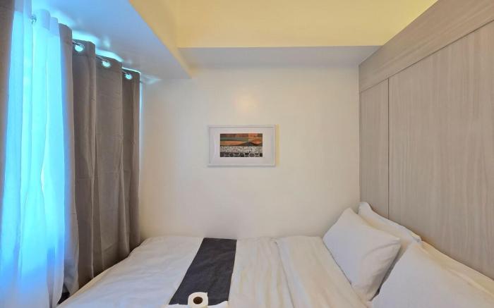 Condotel 1BR w/ Balcony SM Light Residences #LT11