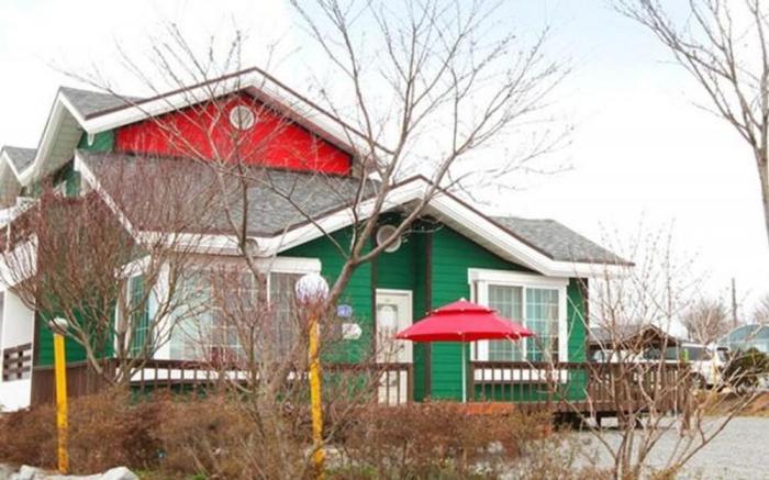 Taean Mongsanpo Pine and Apple Pension
