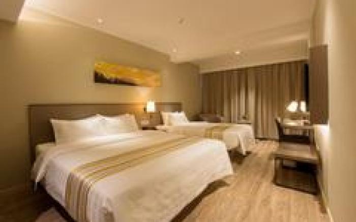 Home Inn Plus Beijing Chongwenmen Metro Station Tongren Hospital